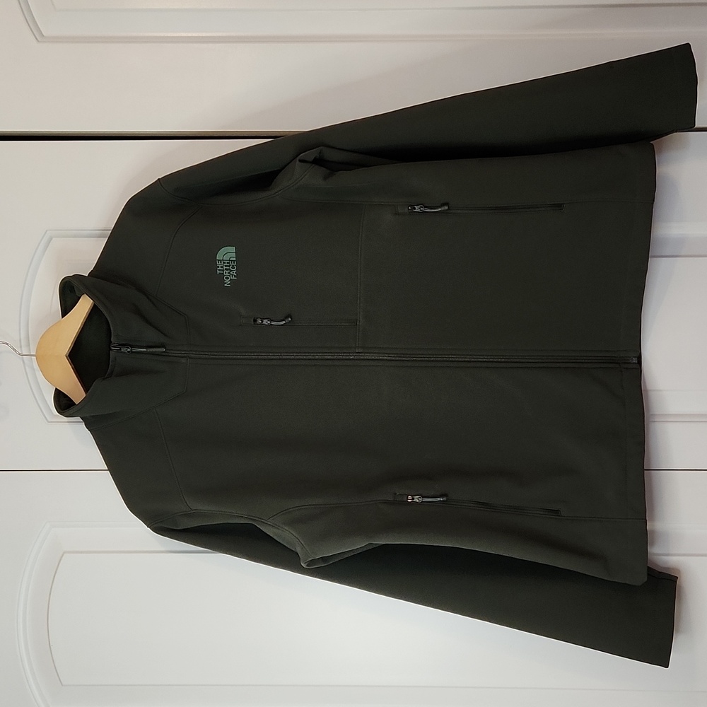 The North FaceThe North Face ® Apex Barrier Soft Shell Jacket Dark Green Size L